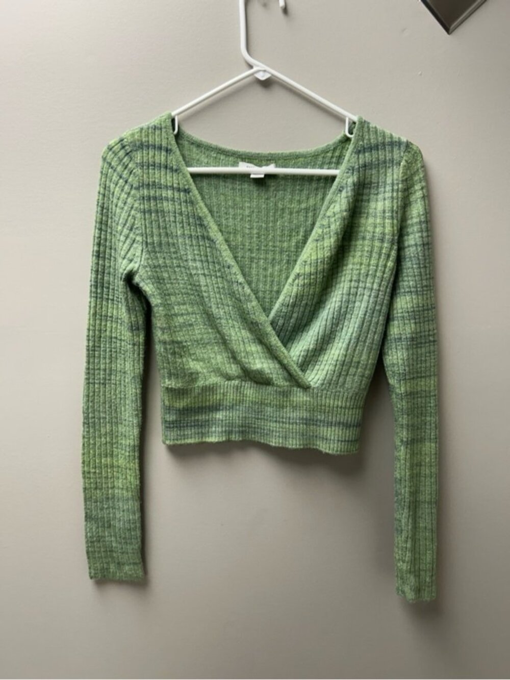 American Eagle Women’s Wrap Front Cropped V Neck Green Long Sleeve